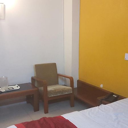Balajee Palace Hotel Hyderabad Bagian luar foto